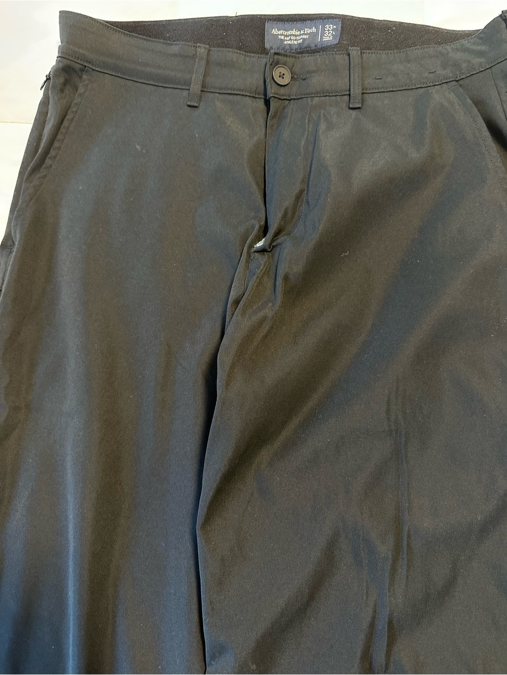 Abercrombie & Fitch Men's Black Flat-Front Chino Shorts
